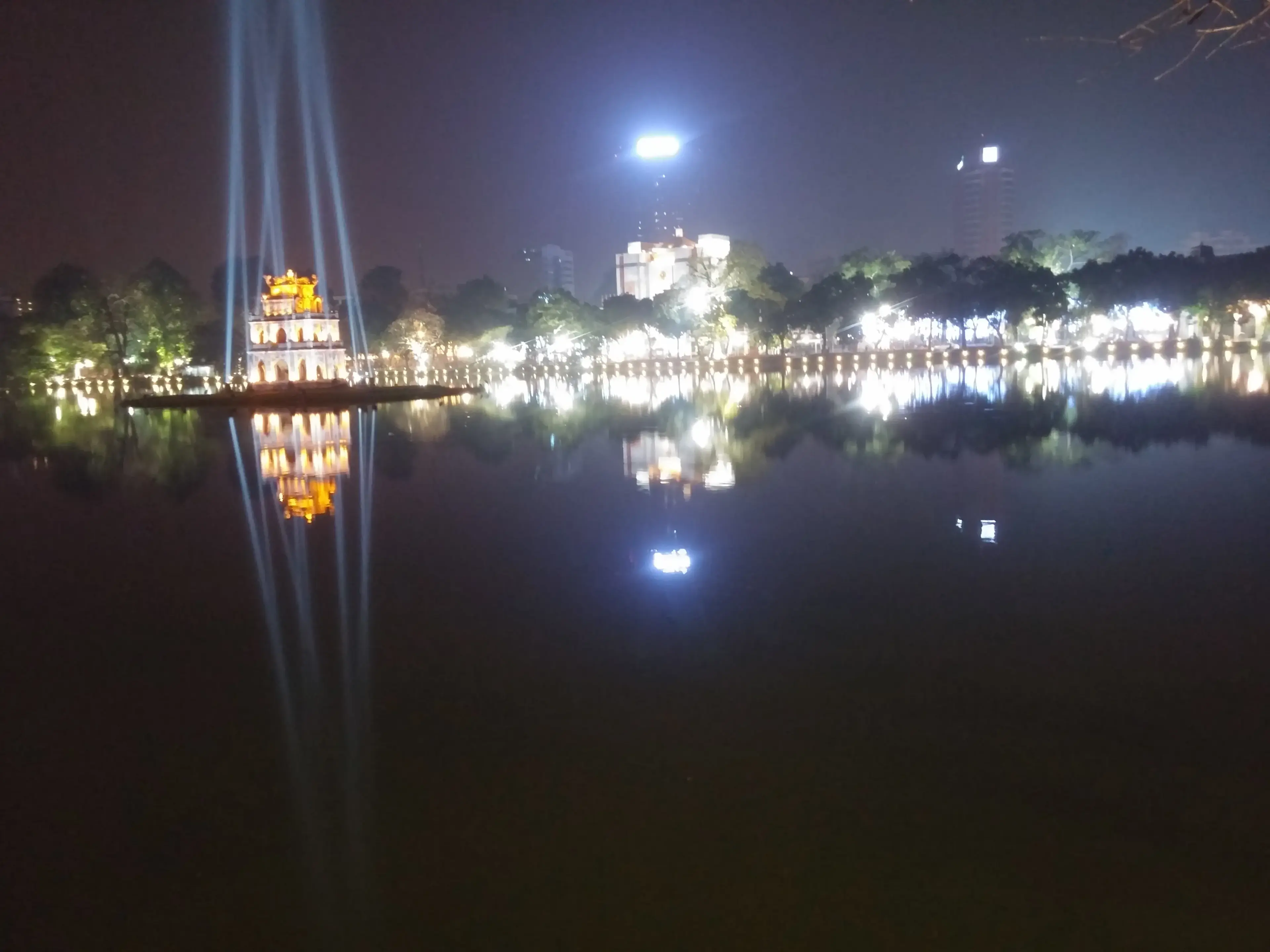 Hồ Gươm về đêm