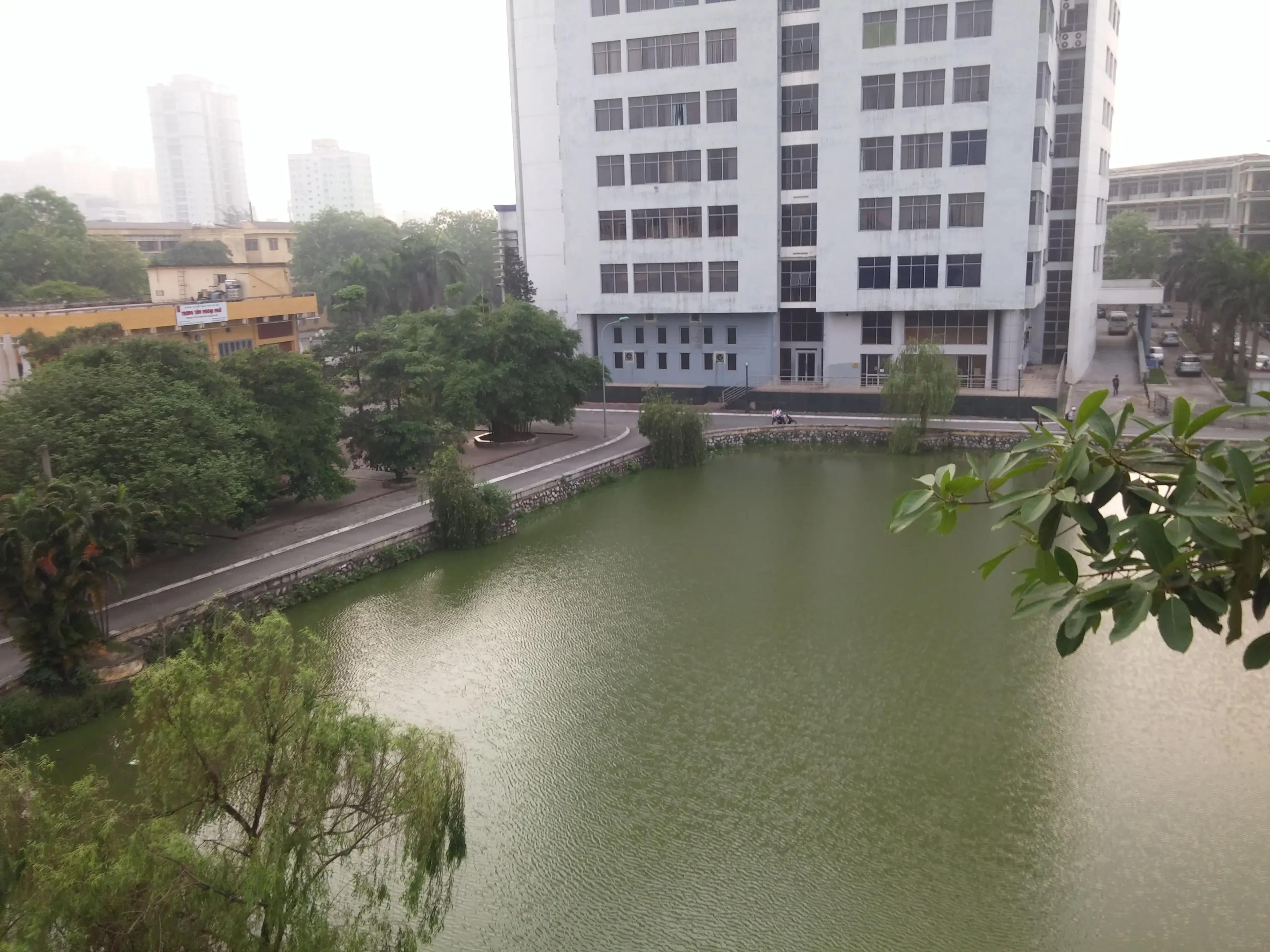 Cổng trường Bách Khoa