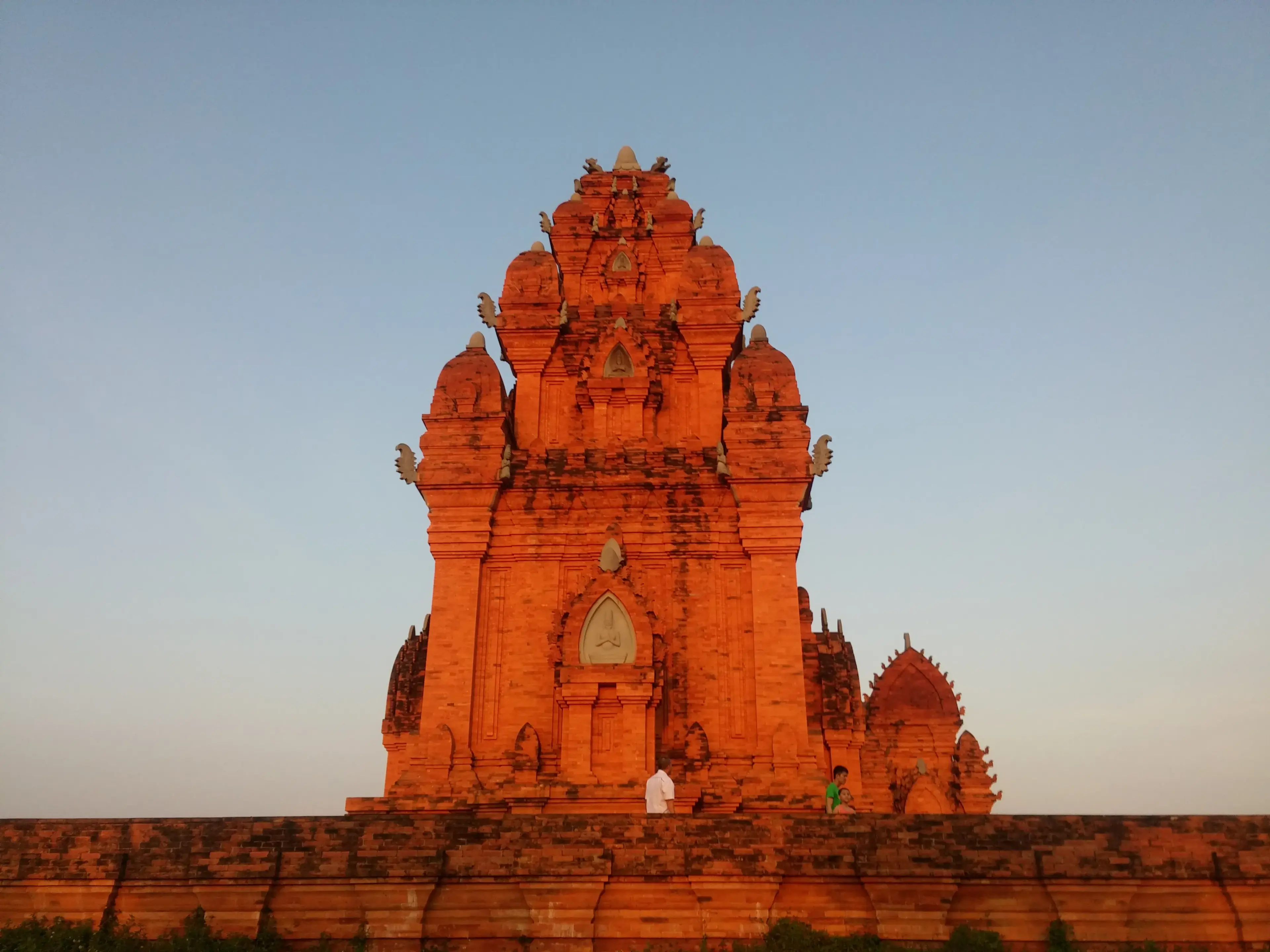 Cổng làng văn hóa các dân tộc