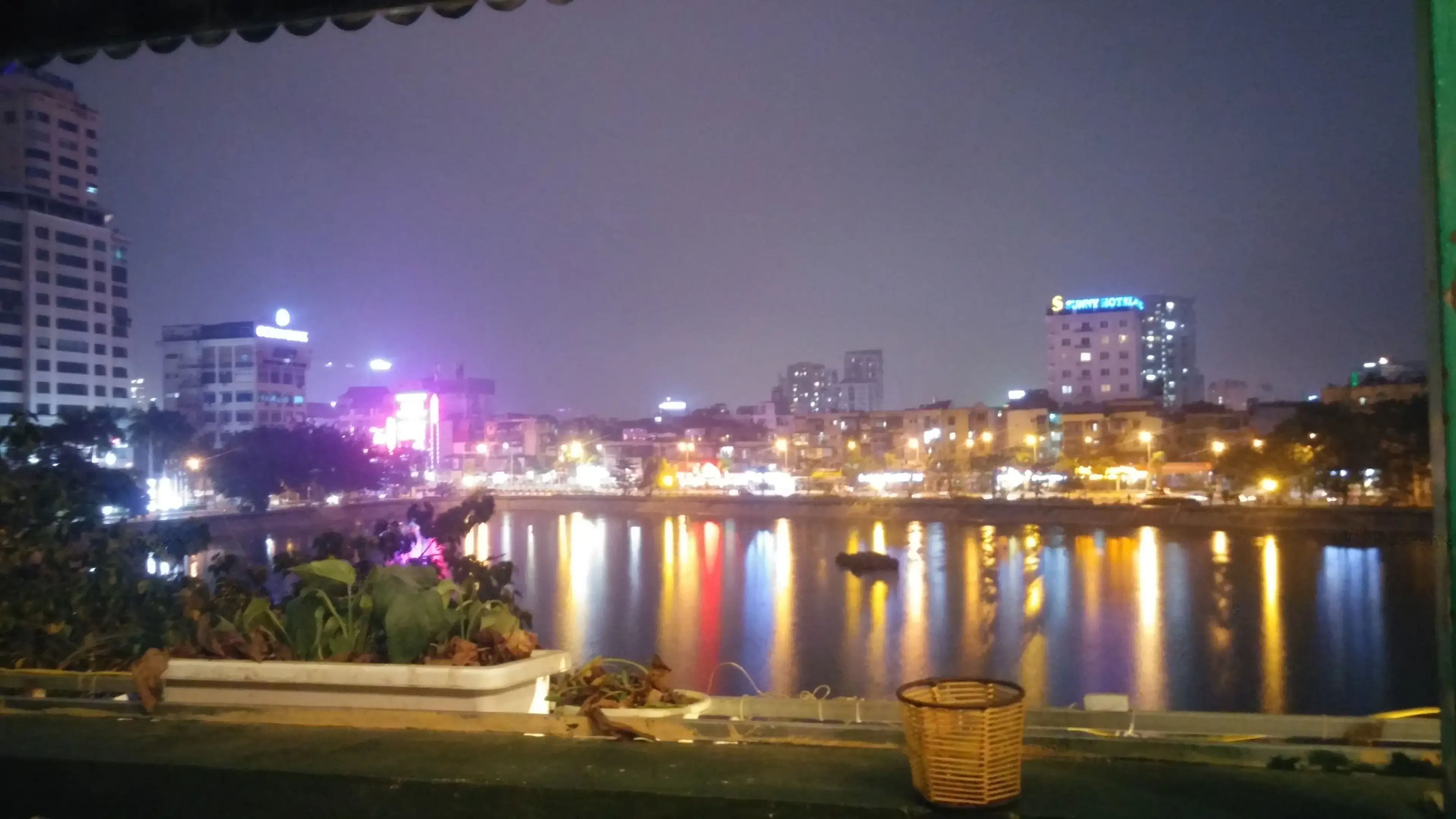 Toàn cảnh Bách Khoa về đêm