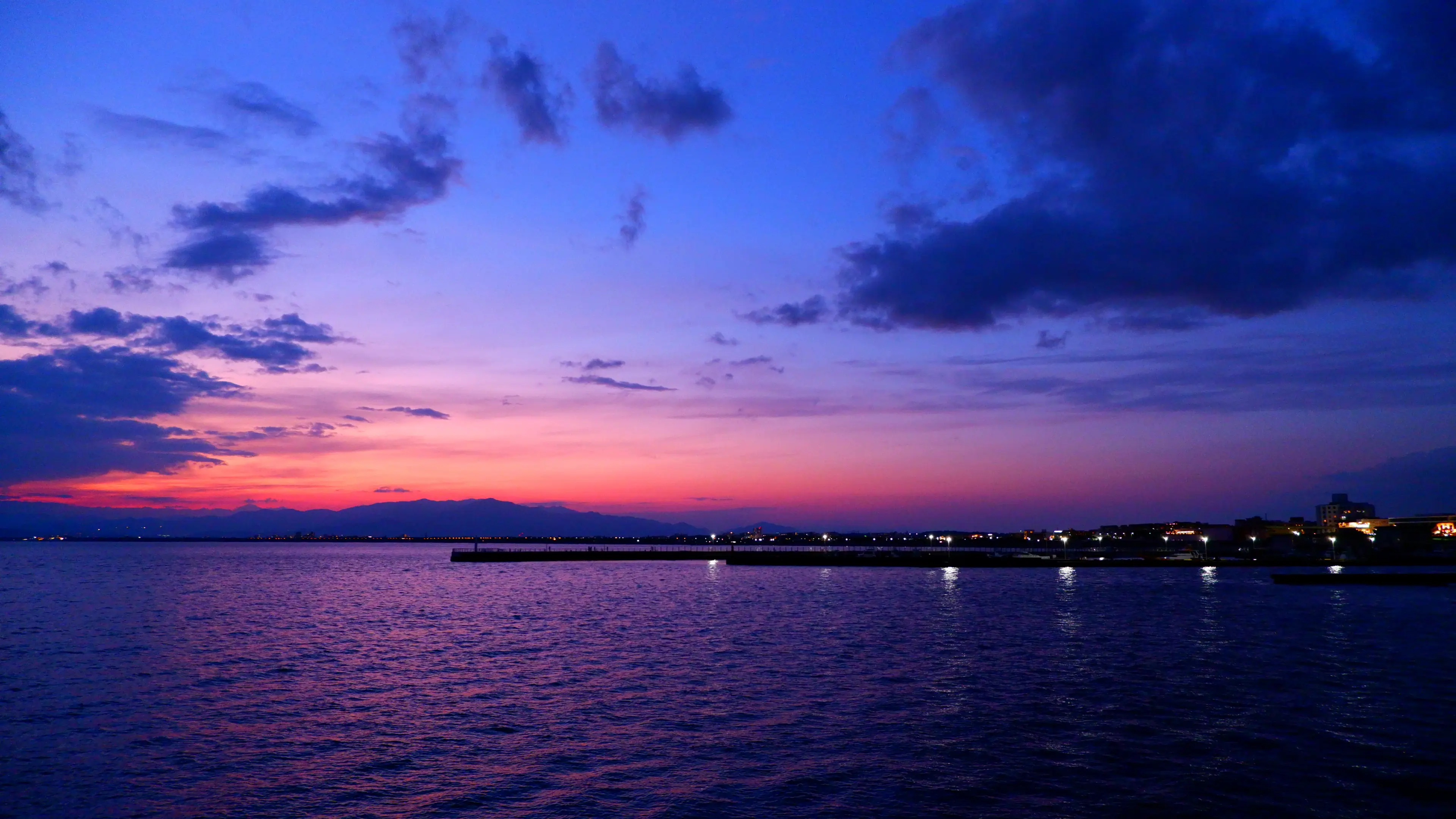 Enoshima Sea Candle về đêm